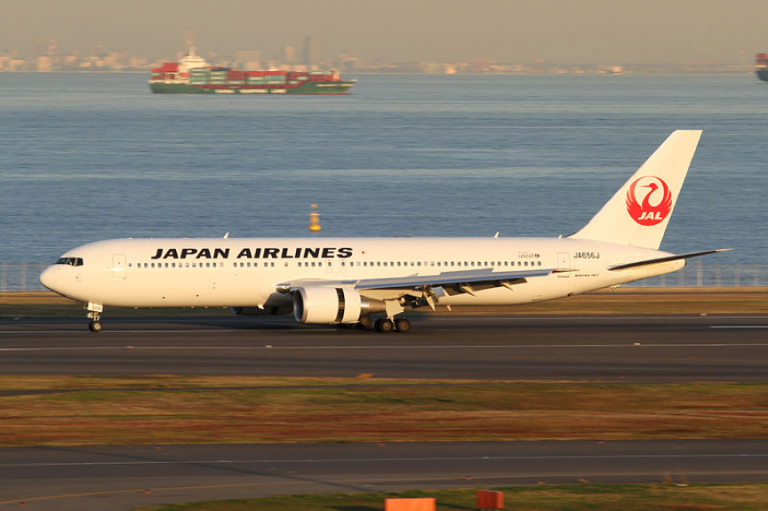 How to avoid paying extra for luggage Airlines luggaage regulation