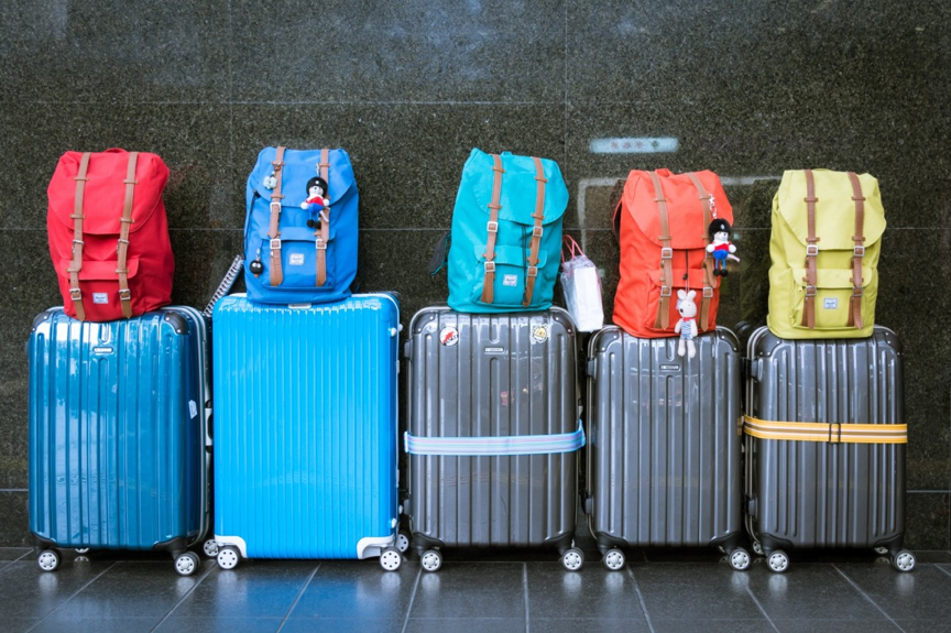 What luggage to bring while going abroad ?