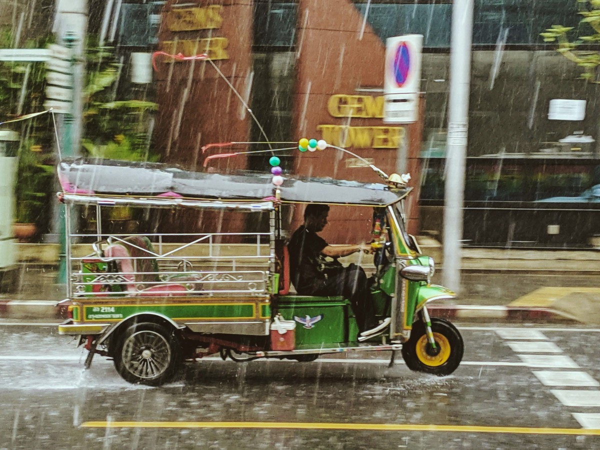 Using the officially Thai website to find the most current weather forecast