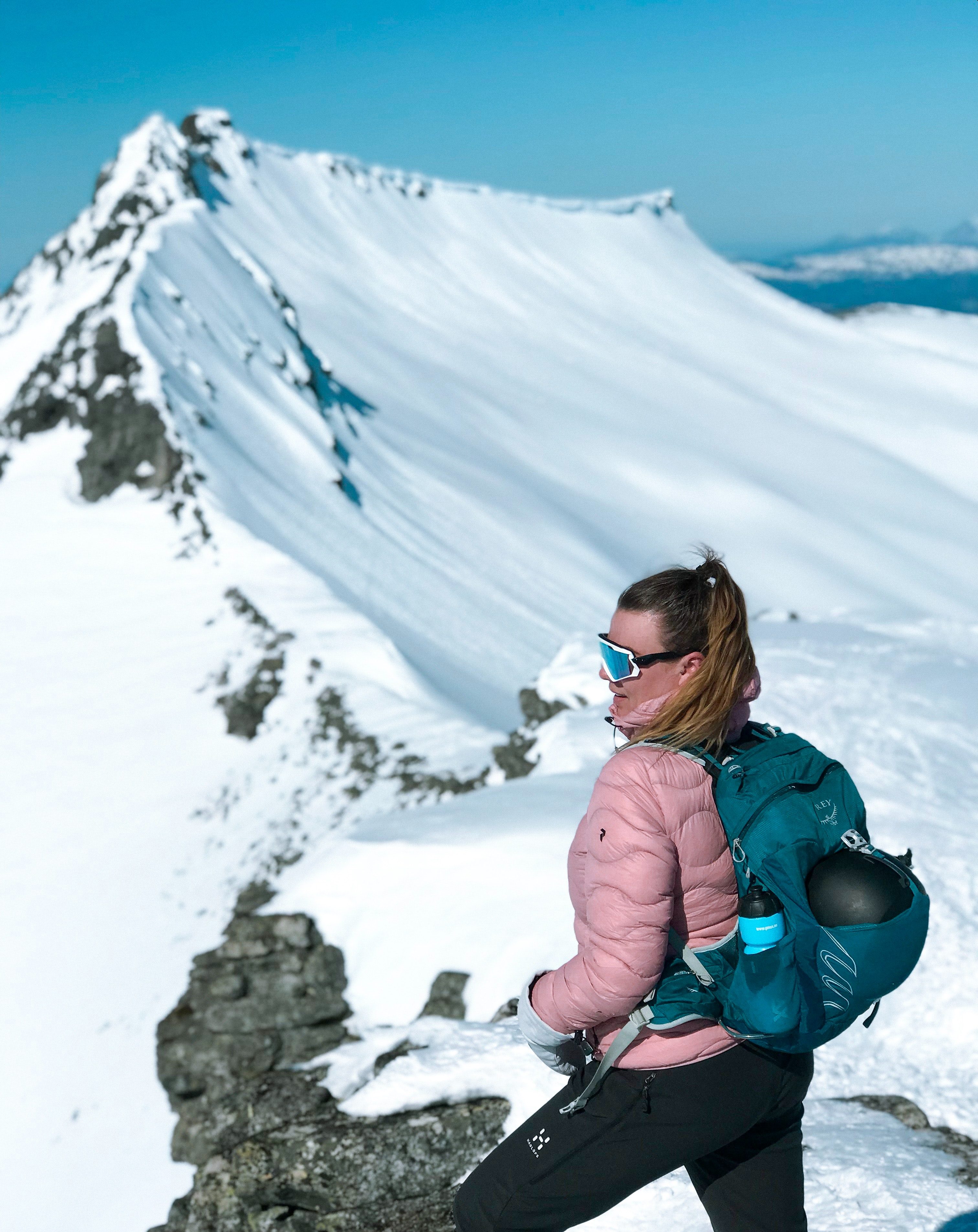 5 Best Travel Jackets for Frequent Flyers
