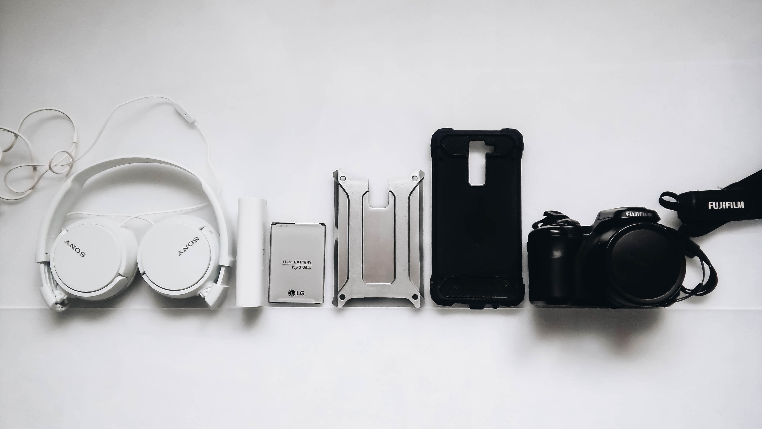 8 Must-Bring Travel Gadgets in 2019
