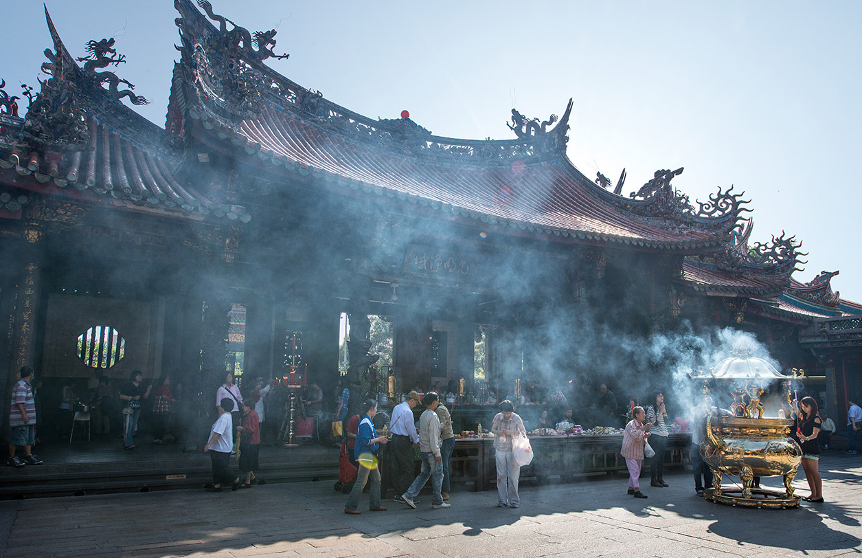 台湾のパワースポット龍山寺と霞海城隍廟! 月老 の参拝方法