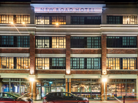 3 minutes from Underground Whitechapel Station luggage storage