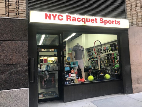 距离Penn Station 步行5 分钟 行李寄存