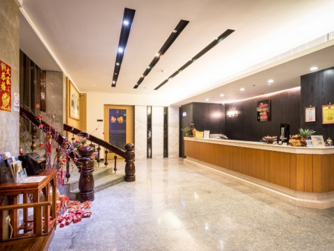 距離嘉義火車站 步行3 分鐘 行李寄放