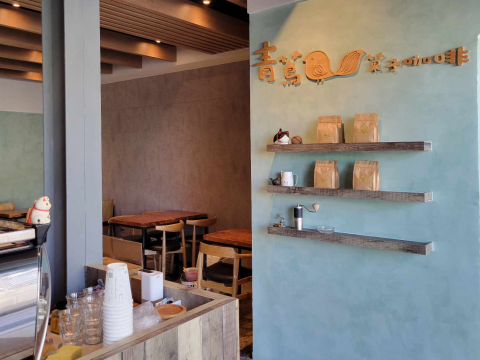 距離鮪魚飯店/南豐客棧/鐵花村 步行3 分鐘 行李寄放