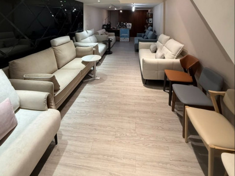 2 minute(s) from MRT Xinyi Anhe Station Exit 3 luggage storage